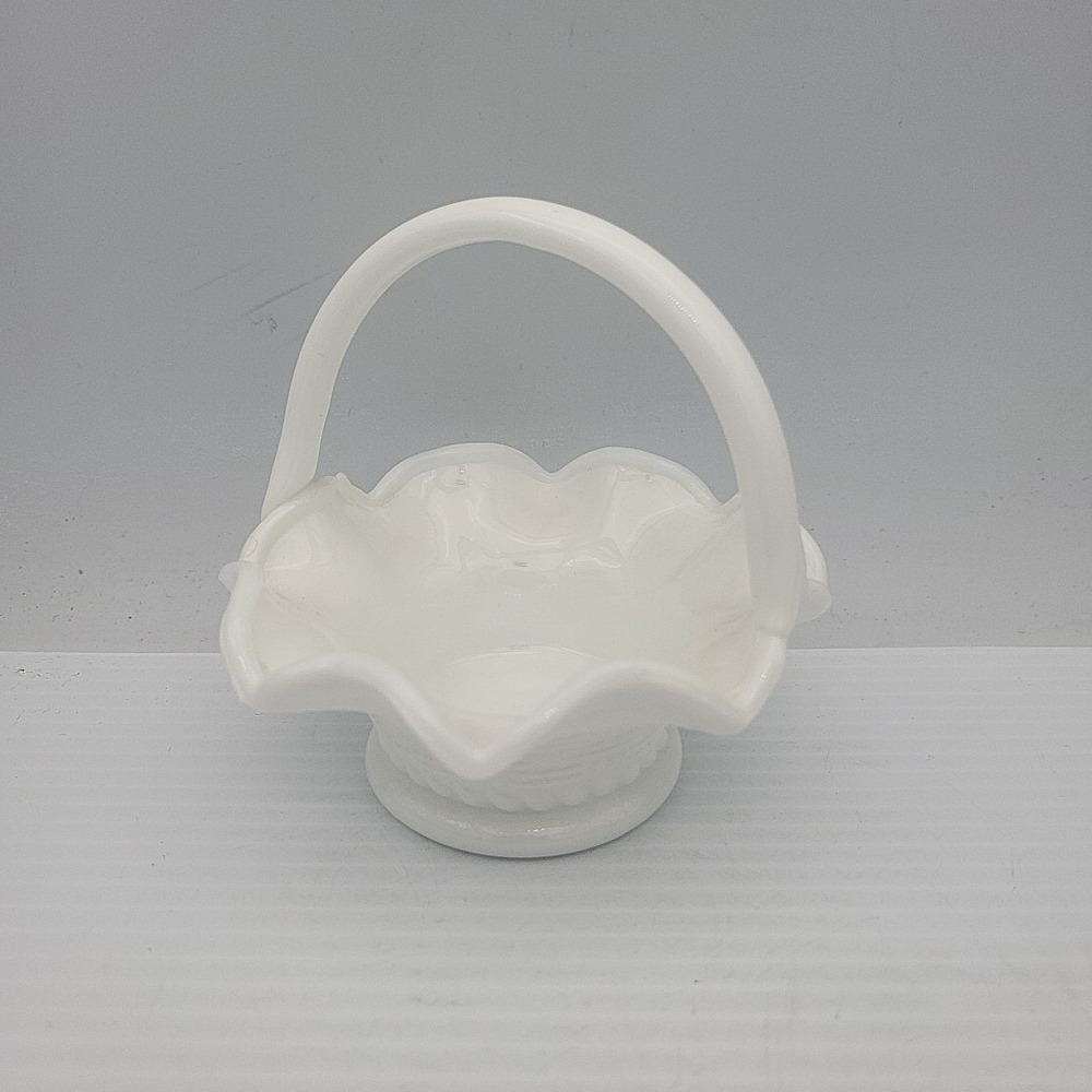 Fenton Milk Glass Hobnail Ruffled Rim Basket‎